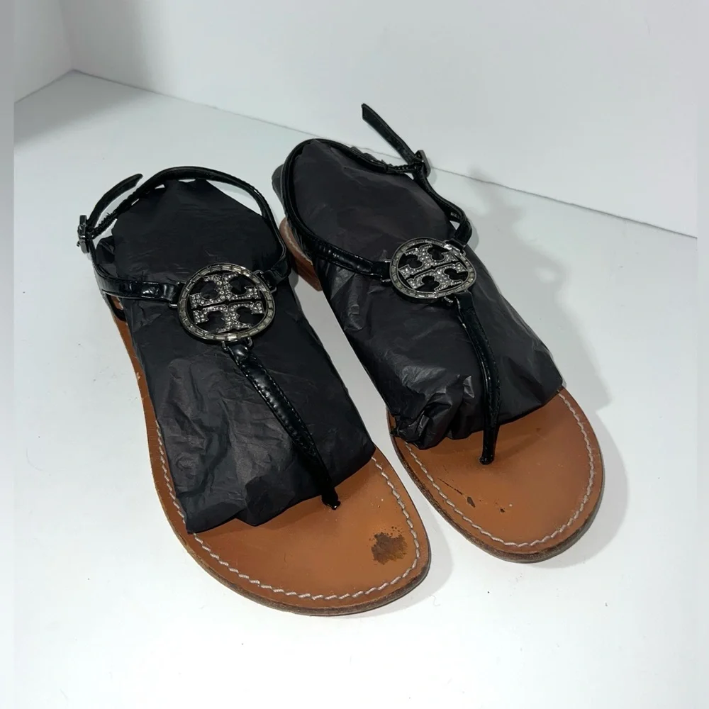 TORY BURCH PATENT LEATHER‎ BLACK LOGO THONG SANDALS SIZE 10.5M